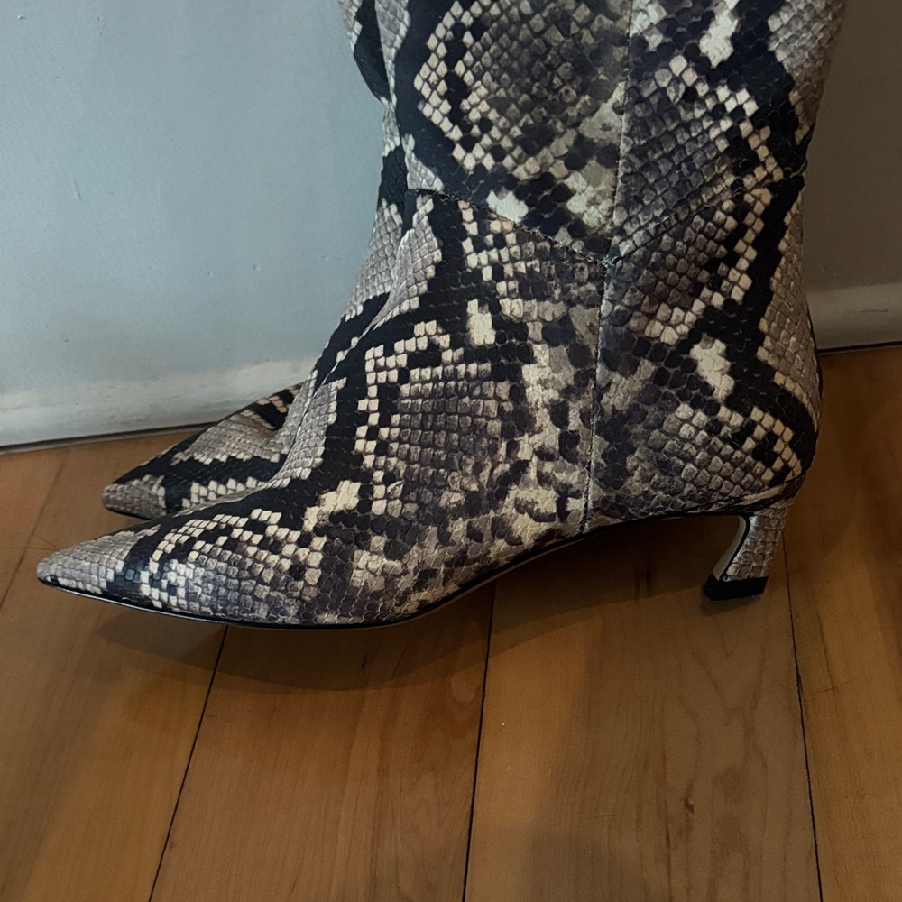 Snakeskin Kitten heel leather Boots - Picture 5 of 7